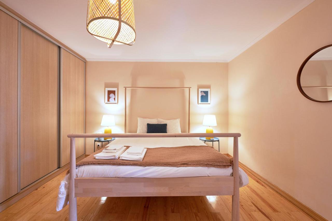 Renovated And Spacious Duplex Apartment With Patio, By Timecooler Lisbon Exterior photo