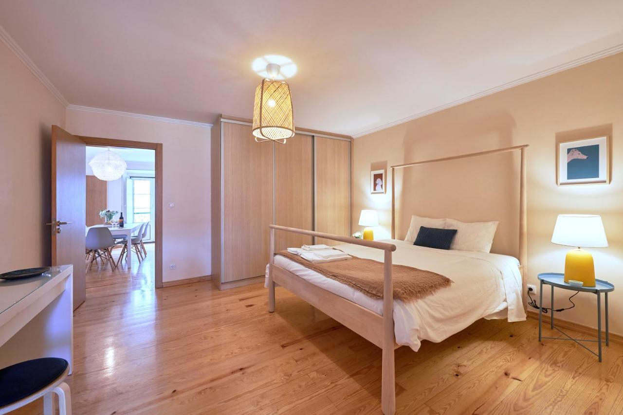 Renovated And Spacious Duplex Apartment With Patio, By Timecooler Lisbon Exterior photo