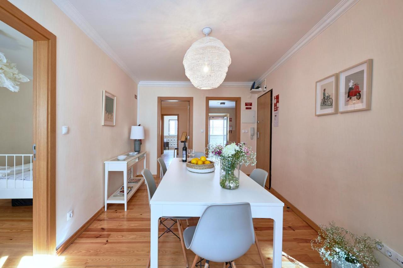 Renovated And Spacious Duplex Apartment With Patio, By Timecooler Lisbon Exterior photo