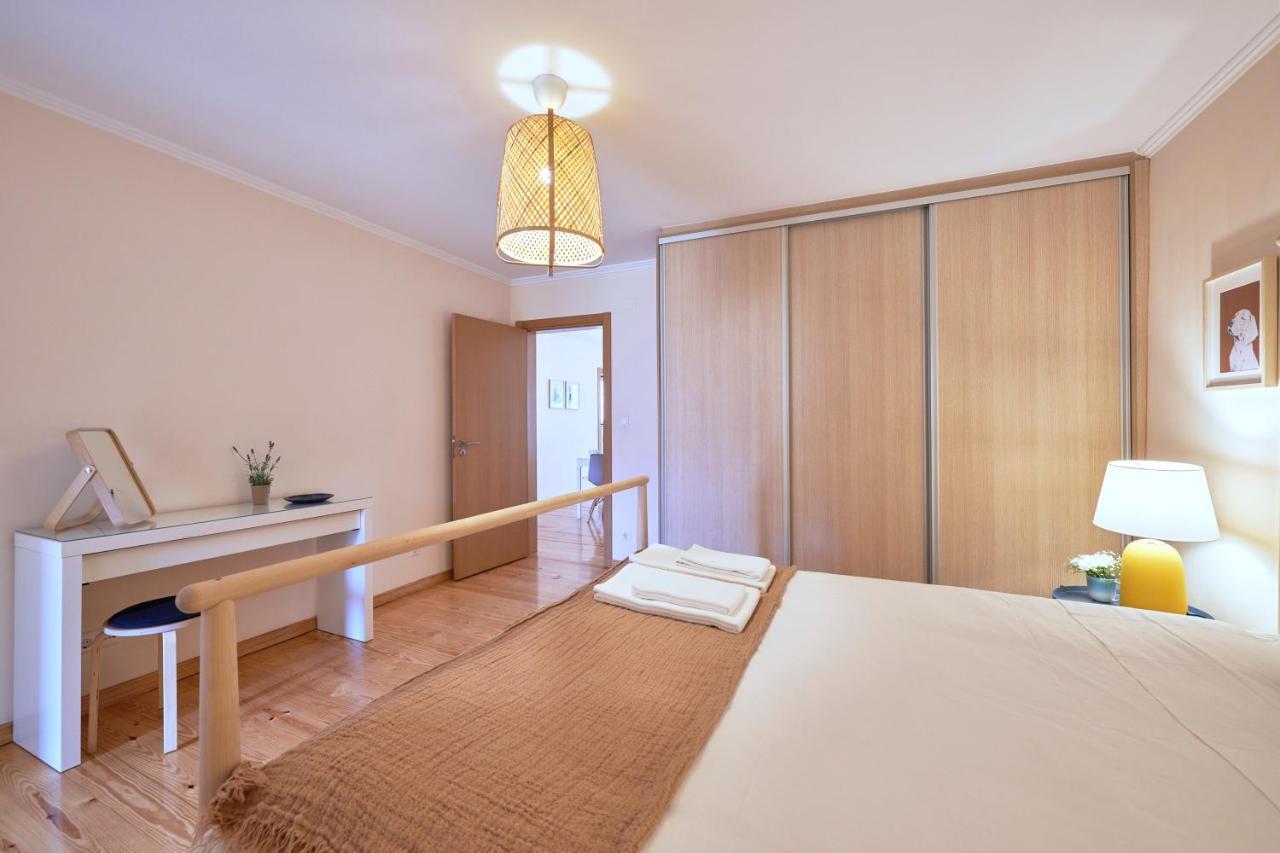 Renovated And Spacious Duplex Apartment With Patio, By Timecooler Lisbon Exterior photo
