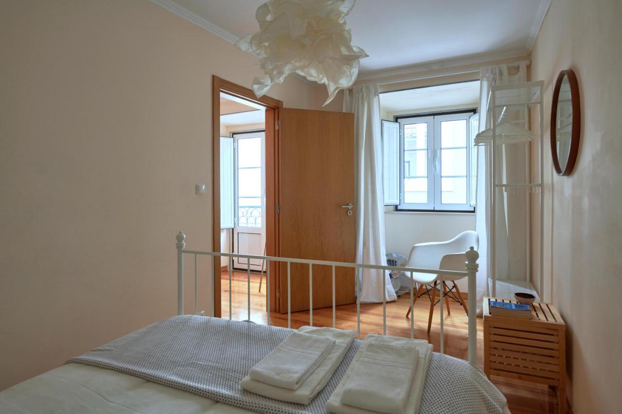 Renovated And Spacious Duplex Apartment With Patio, By Timecooler Lisbon Exterior photo